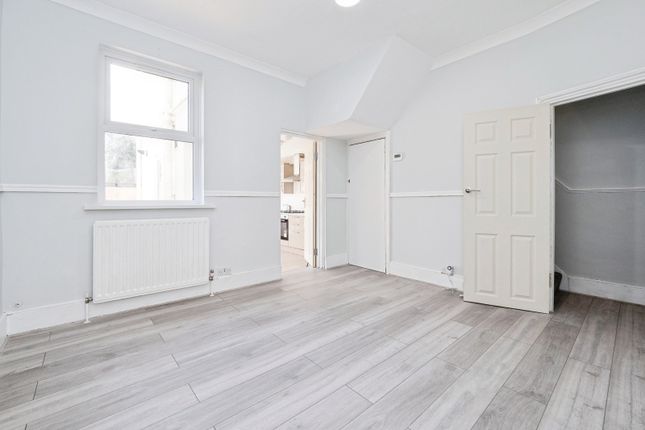 7, Mitcham Road, London photo 3