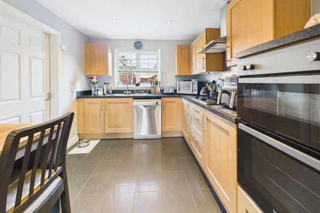 2, Lyneham Drive, Gloucester photo 2