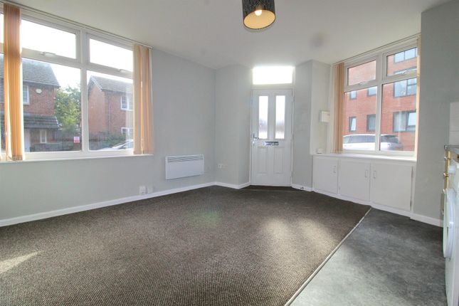 13, Chapel Street, Levenshulme photo 3