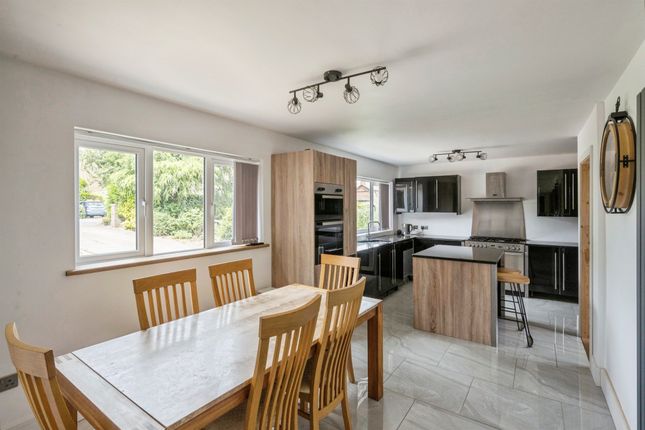 28, Low Burgage, Scunthorpe photo 4