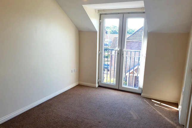 9, Stirling Close, Sidcup photo 5