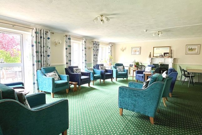 Flat for sale in 87 Clayton Road, Chessington, Surrey.