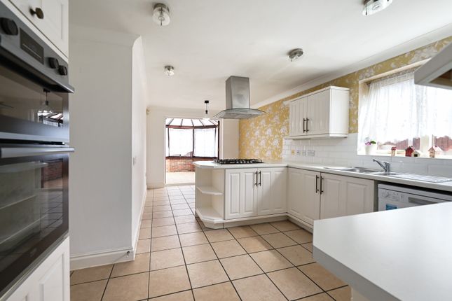 34, Field Park, Bracknell photo 4
