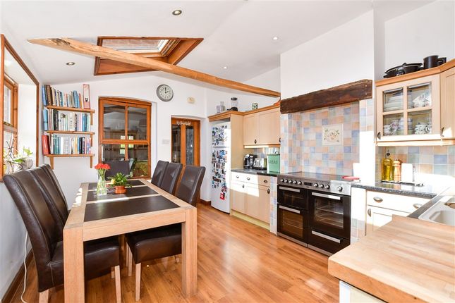 Lees Road Yalding, Maidstone photo 2