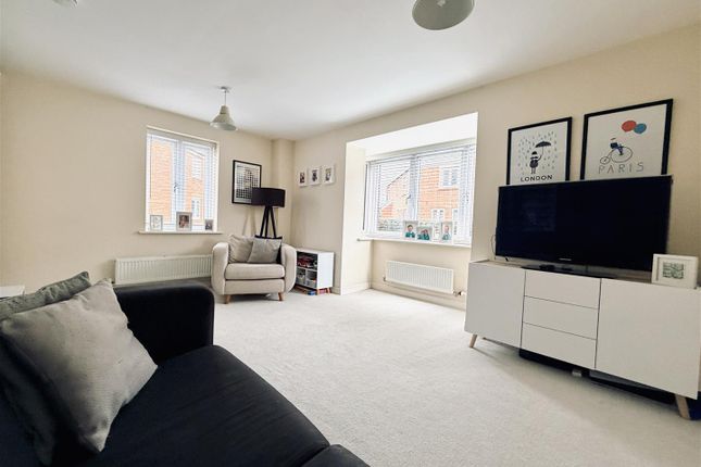 1, Applemint Close, Altrincham photo 2