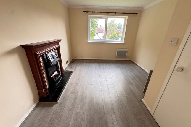 Flat 8, Whitehall Court, Penn, Wolverhampton photo 3