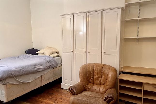 Thumbnail Property to rent in Collingham Road, London