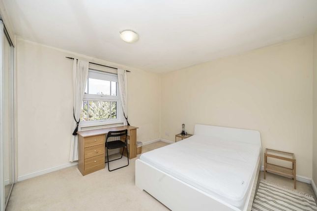 Terraced house to rent in Bethwin Road, London