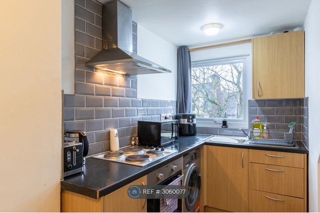 Flat   Thornton Road, Morecambe photo 2