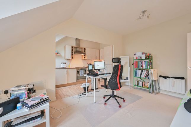 Silas Court, Watford photo 4