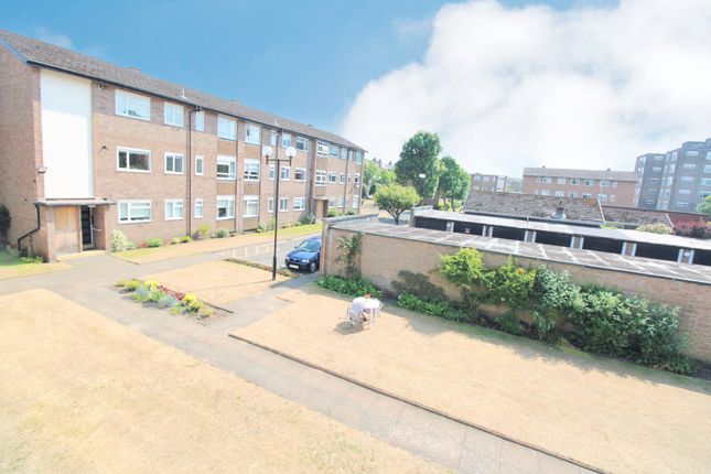 Flat for sale in Victoria Court, Birkdale, Southport
