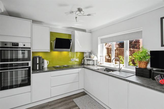 95, Olympic Way, Wellingborough photo 4