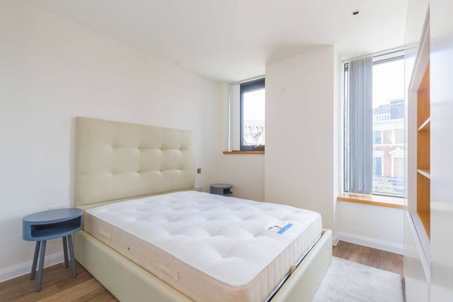 Studio to rent in Vantage Point, Archway, London