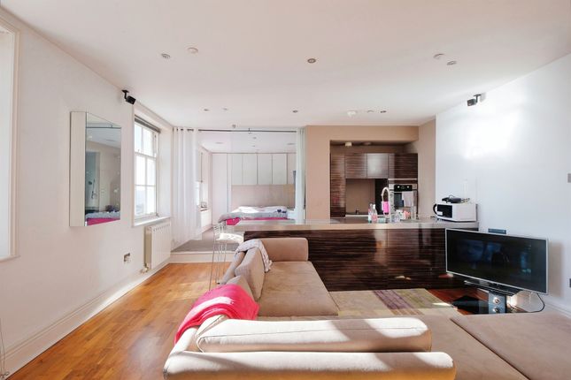 Flat for sale in Queen Street, Hull