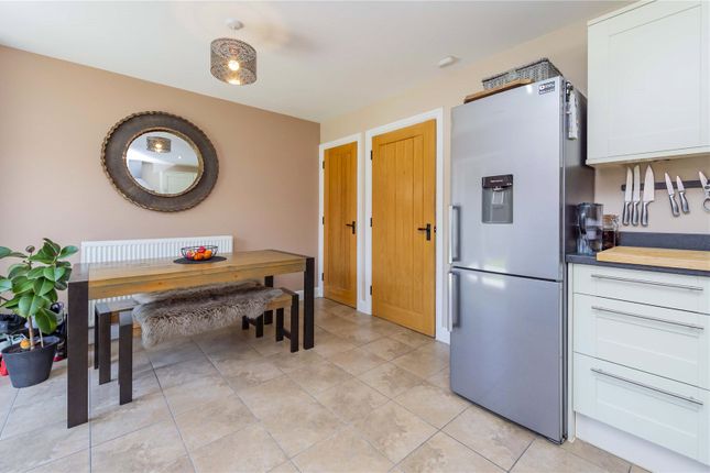 17, Castle Gardens, Telford photo 4