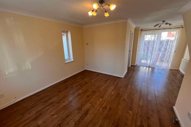 2 Blackthorn Close, Chatteris photo 2