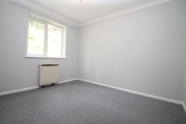 31 Butlers Court, High Wycombe photo 4