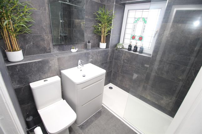 32, Blair Gardens, Gourock photo 4