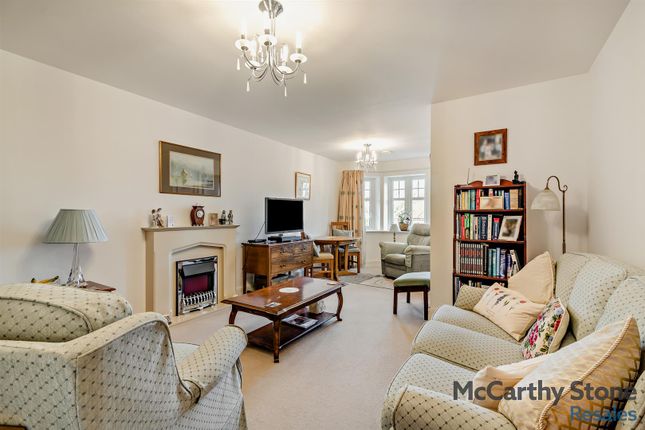 3 Holmes Place, Crowborough Hill, Crowborough photo 2