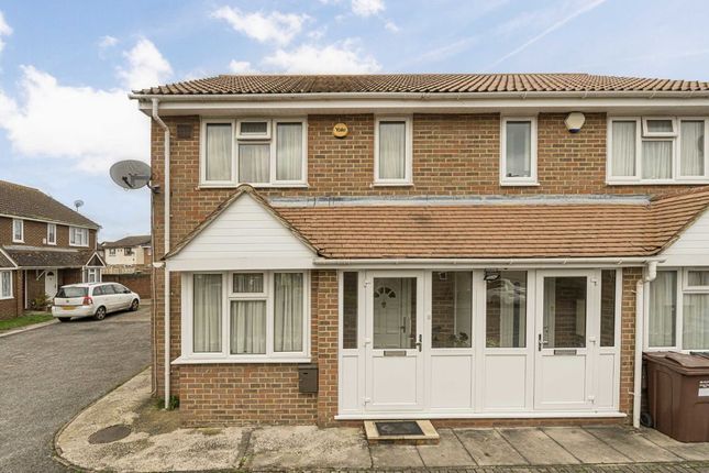 Thumbnail Property for sale in Pickwick Close, Hounslow