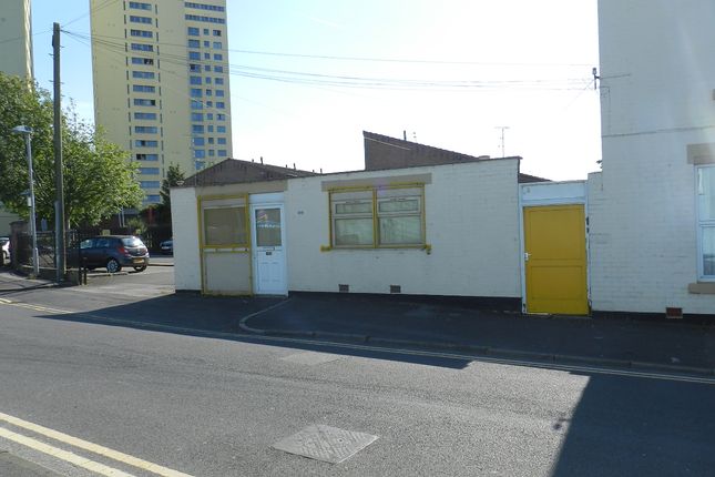 End terrace house to rent in Syke Hill, Preston