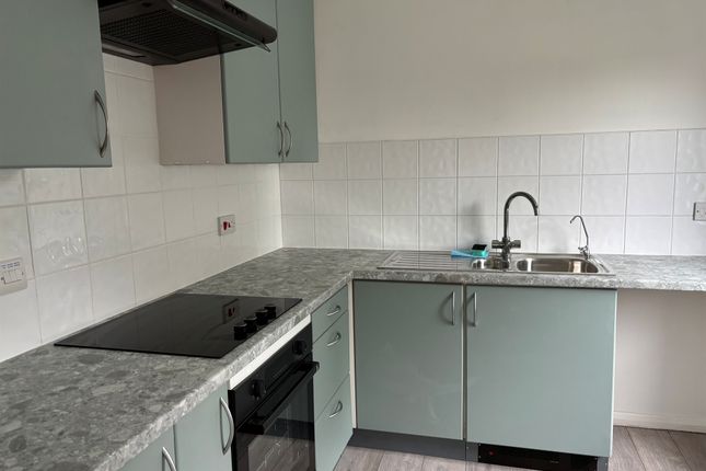 10, Pashler Gardens, Kettering photo 3