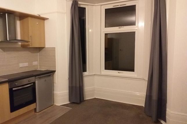 Flat 2, Cedars, 89, London Road, Camberley photo 3