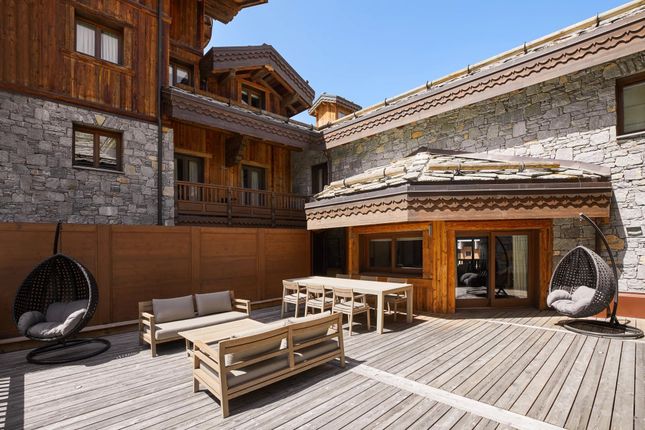 Apartment for sale in Courchevel, Courchevel / Meribel, French Alps / Lakes