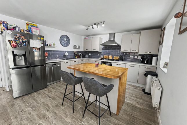 15 Haroldgate, Whitchurch photo 3