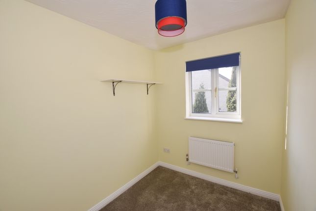 Semi-detached house to rent in Dunlin Court, Bicester