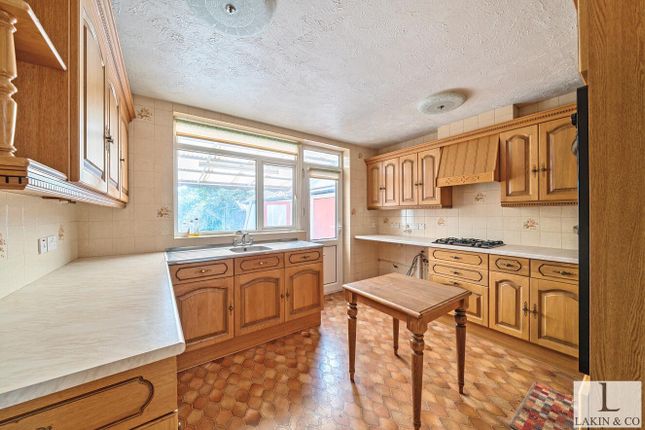 3, Elgar Close, Ickenham photo 3