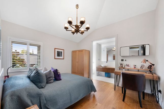 Town house for sale in Hillside Close, St. John's Wood