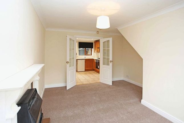 35, Weavers Court, Telford photo 3