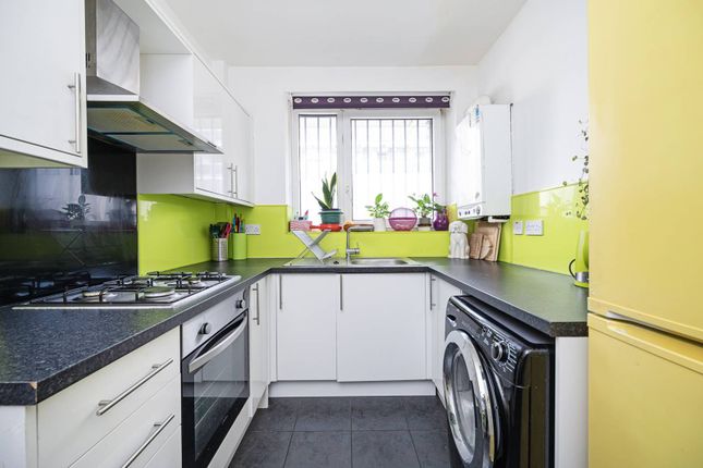 Stothard House, Amiel Street, Whitechapel photo 3