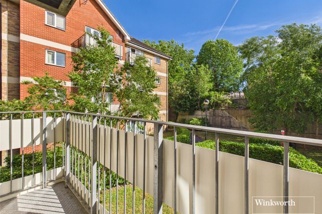 115, Branagh Court, Reading photo 4