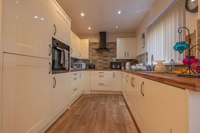 58 Laurel Road, Newport photo 3