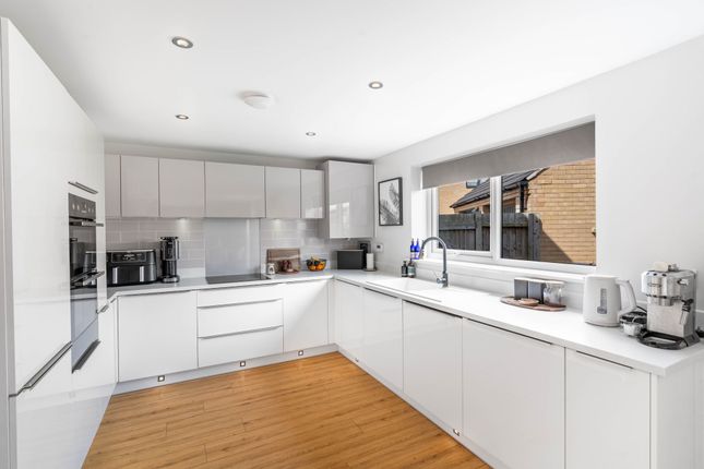 11 Woodpecker Close, Cambridge photo 4