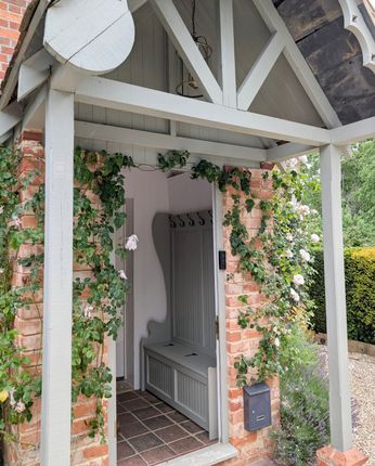 Rose Cottage,, Chapel Lane, Thatcham photo 2