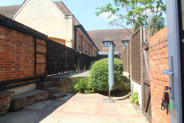 Terraced house to rent in Rose Street, Wokingham
