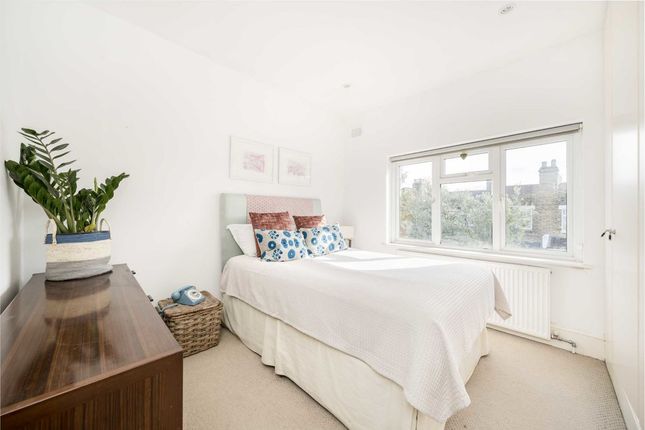 Flat for sale in Limesford Road, London