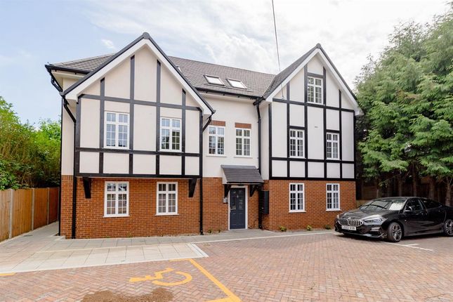 2 bed flat for sale in Green Lane, Purley CR8