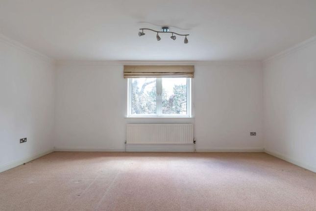 20, Viceroy Court, Northwood photo 4