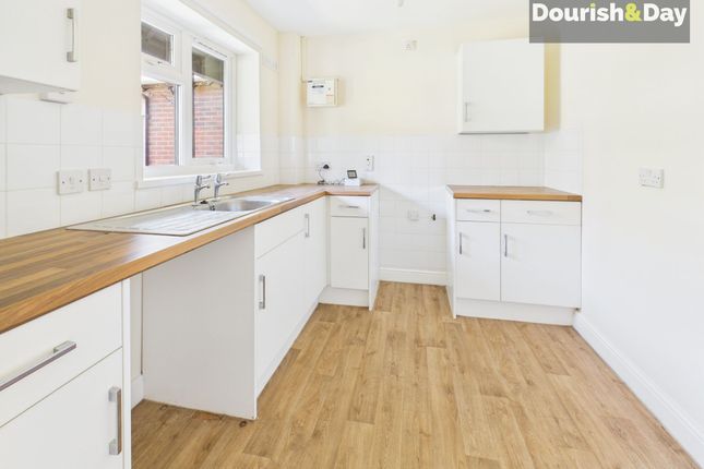 2 Neufchatel Court, Whitchurch photo 2