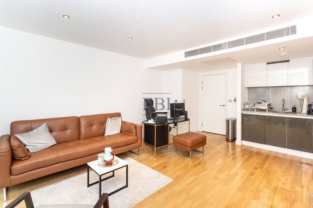 Flat to rent in Landmark East Tower, 24 Marsh Wall, Canary Wharf