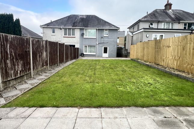 12, Brynsiriol, Ammanford photo 2