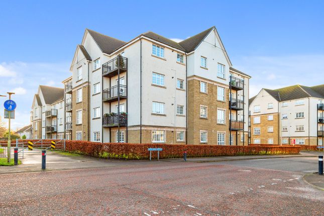 Thumbnail Flat for sale in Crown Crescent, Larbert