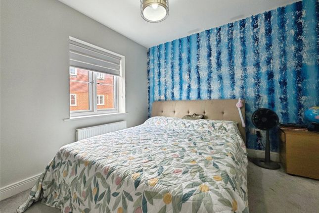 23, Great Stones Way, Aldershot photo 4