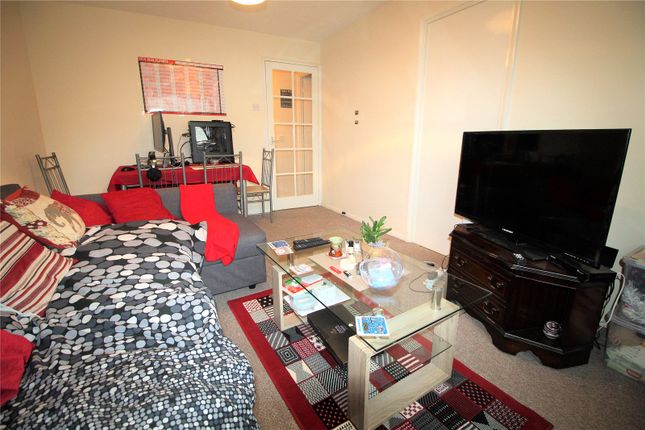49, Ascot Court, Hampshire photo 3