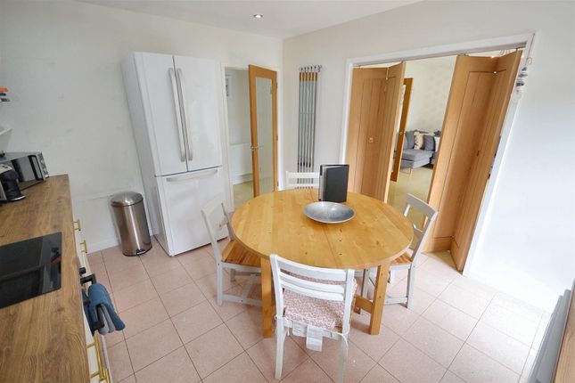 1, Parsonage Court, Kilgetty photo 3