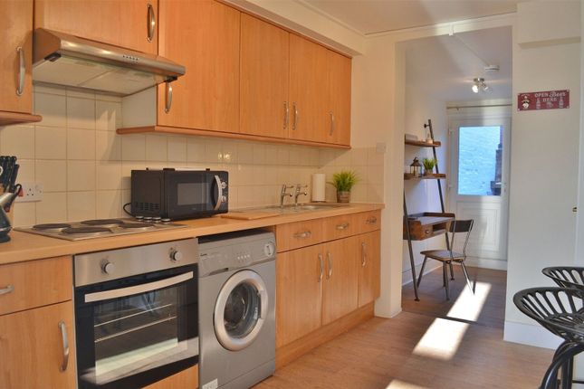 13A,, Cross Street, Oxfordshire photo 3